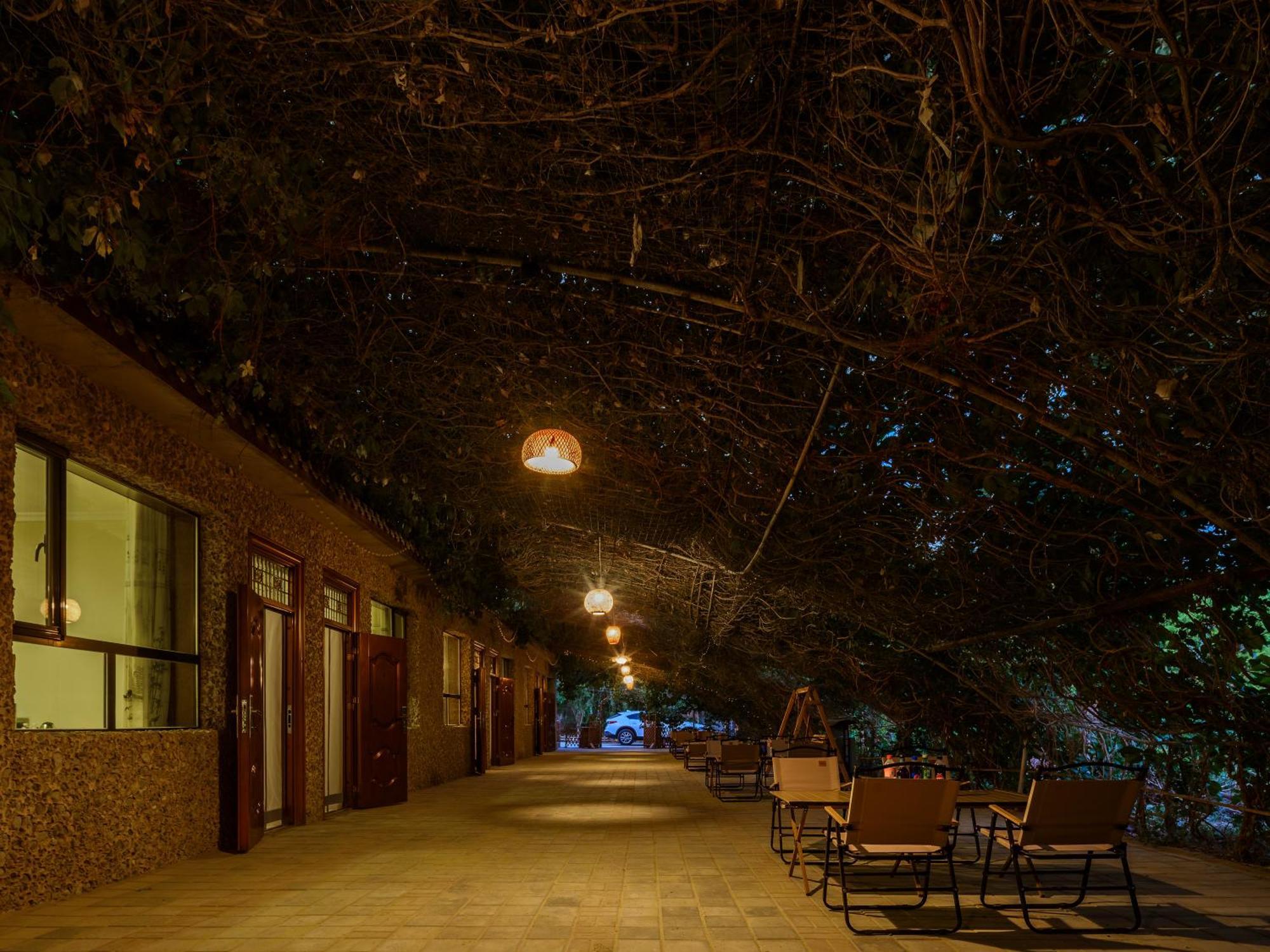 Dunhuang Hu Yang Inn Exterior foto